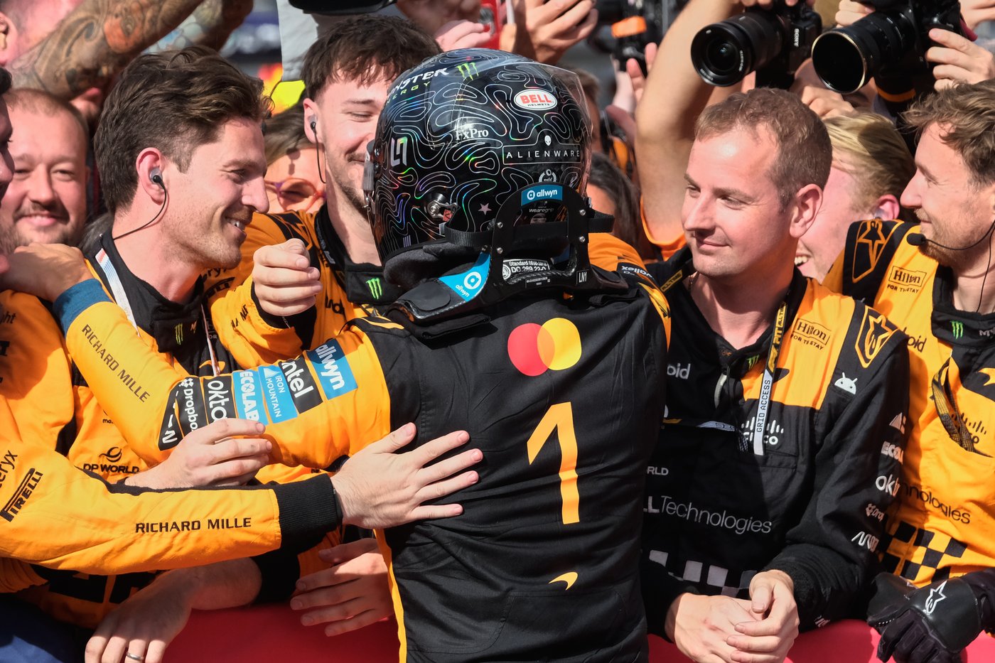 Lando Norris wins F1's Dutch Grand Prix after a daring pass on Kimi Antonelli | iNFOnews.ca Lando Norris wins F1's Dutch Grand Prix after a daring pass on Kimi Antonelli | iNFOnews.ca
