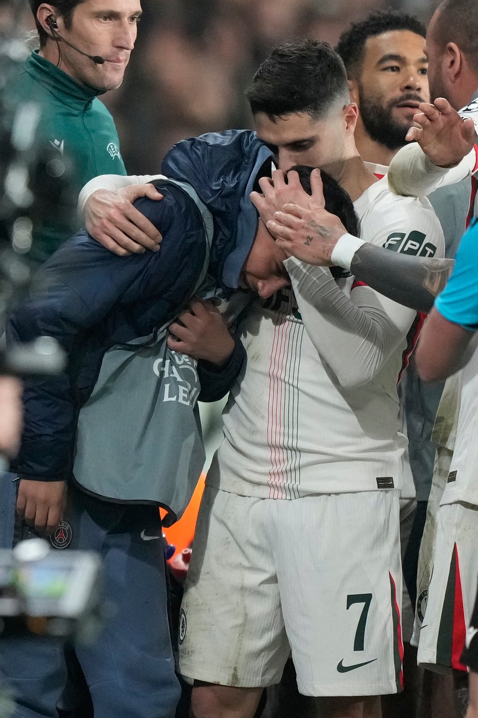 Chelsea's Neto charged by UEFA for pushing ballboy at PSG game | iNFOnews.ca