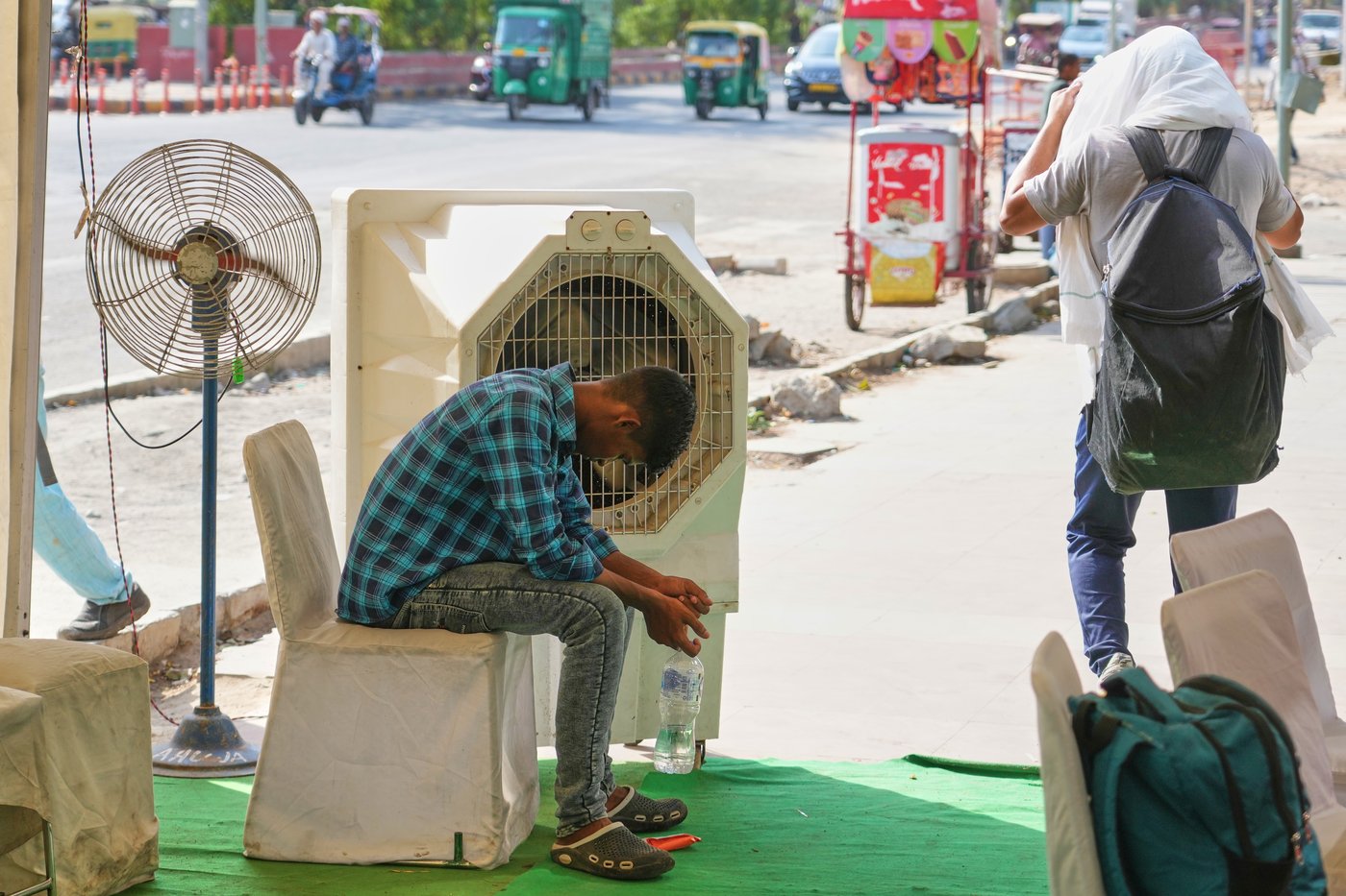 Photos show India sweltering under a severe heat wave | iNFOnews.ca
