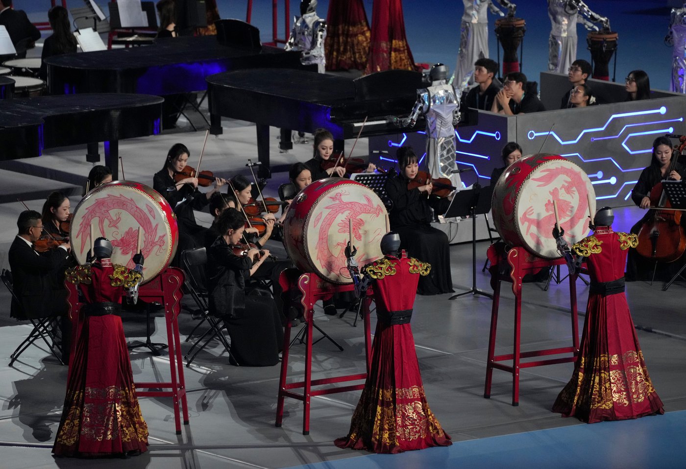 Chinese humanoid robots smash human records in 100m sprint and high jump at Beijing robot games | iNFOnews.ca