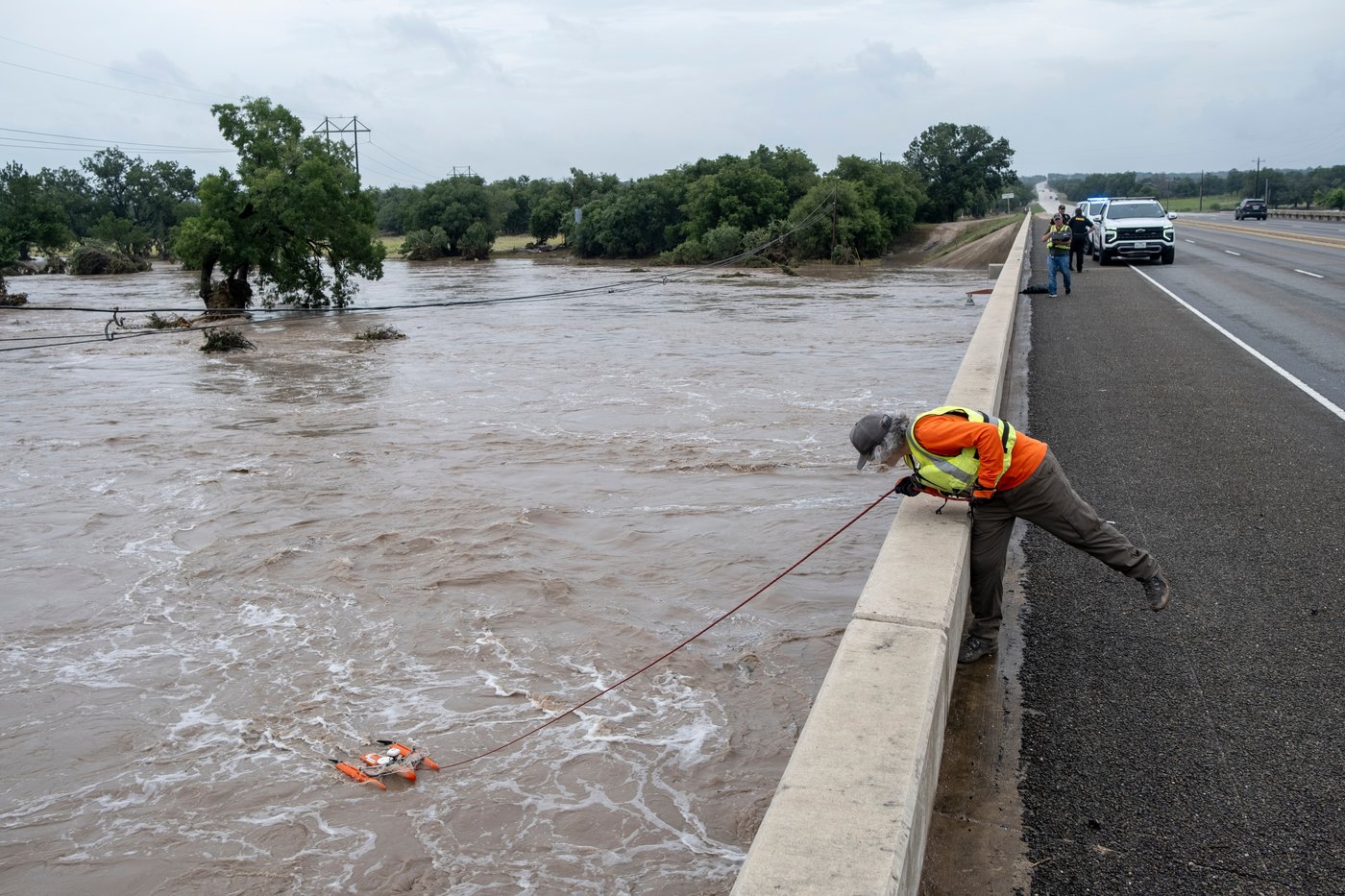 Catastrophic flooding sweeps across Texas, in photos | iNFOnews.ca