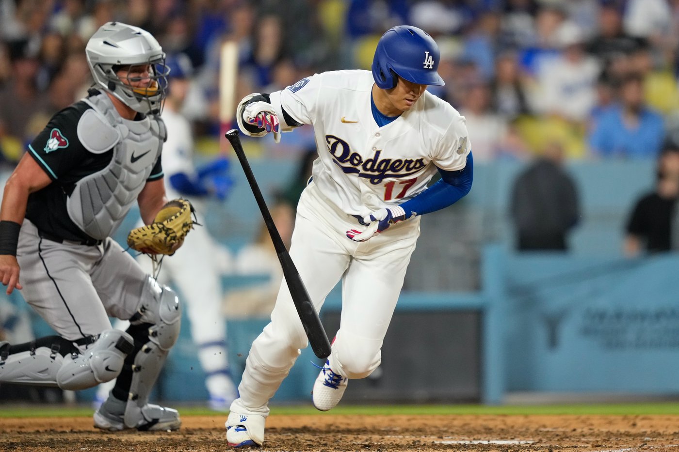 Will Smith’s birthday blast stuns D-backs and Diaz earns 2nd save as the Dodgers complete sweep | iNFOnews.ca
