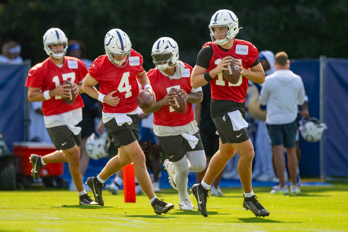 Daniel Jones checks off one goal by returning to full practice work as the Colts open training camp | iNFOnews.ca