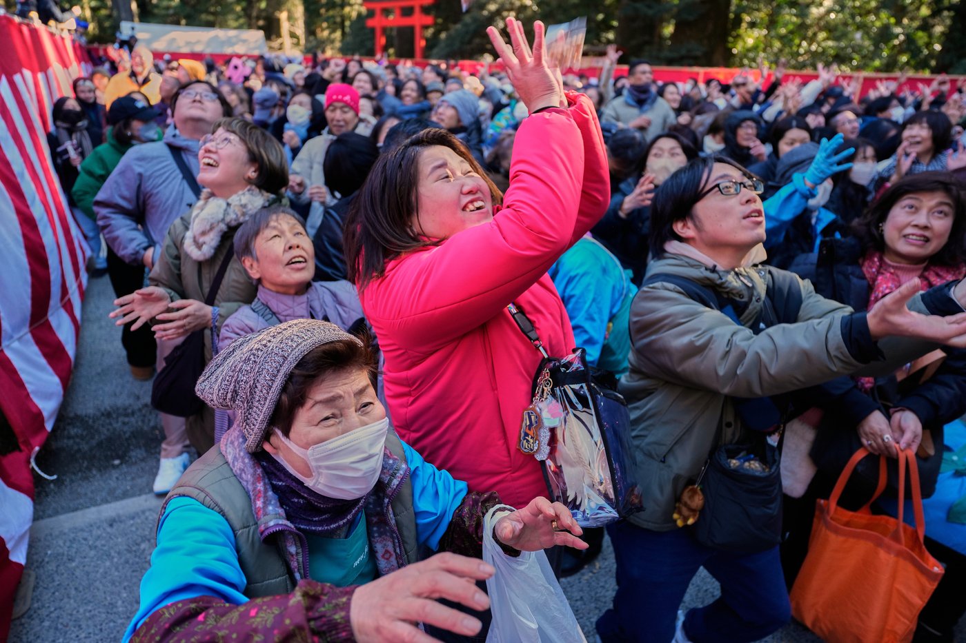 Photos of Hakone Shrine marking Setsubun with bean-throwing to ward off evil spirits | iNFOnews.ca