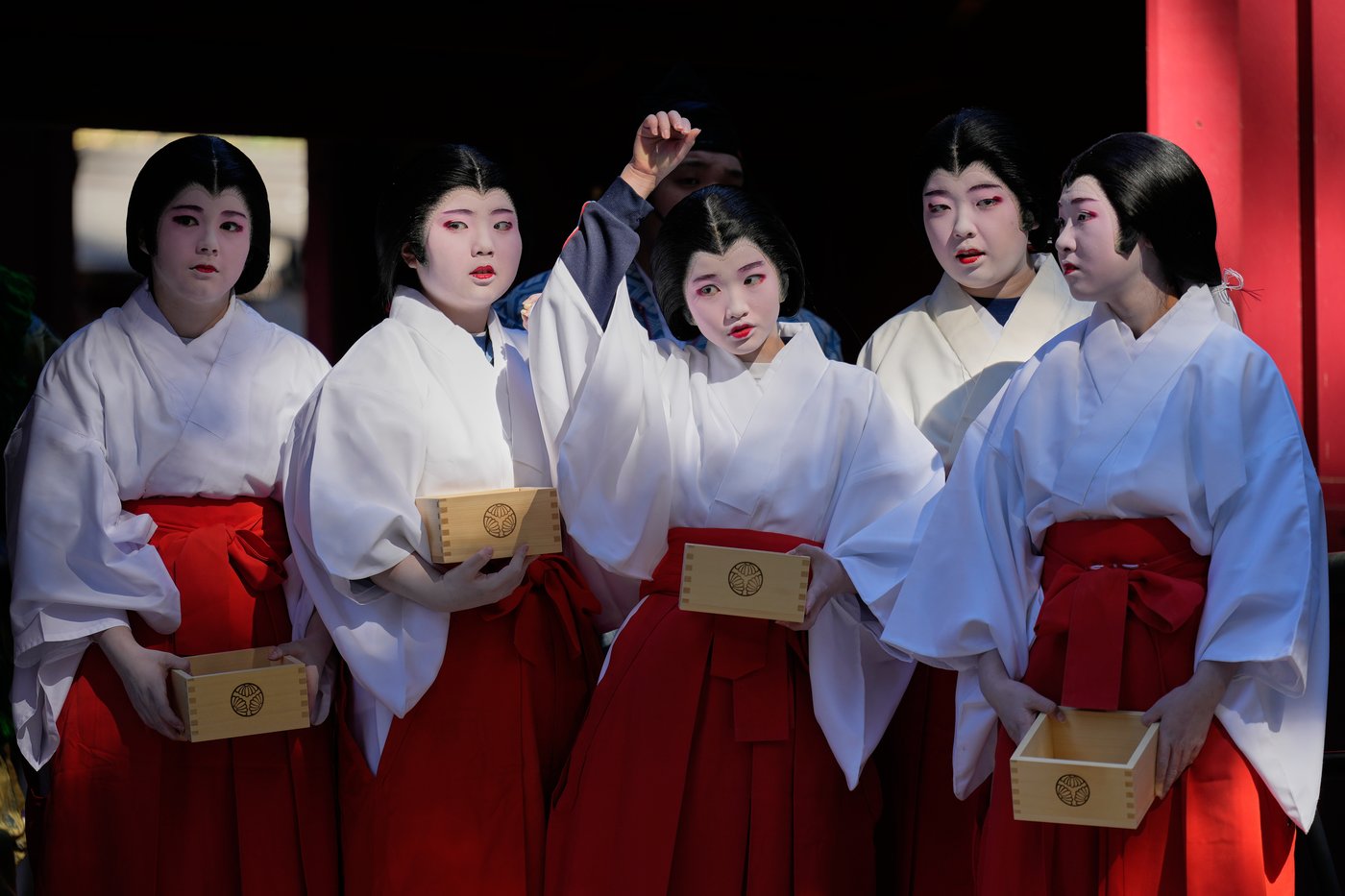 Photos of Hakone Shrine marking Setsubun with bean-throwing to ward off evil spirits | iNFOnews.ca