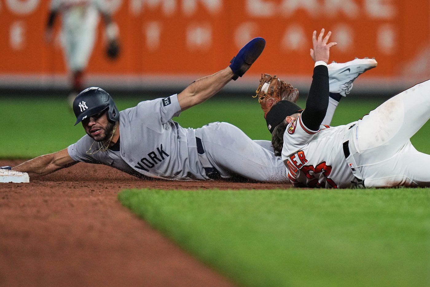 Weathers loses no-hit bid in 7th inning, then skidding Yankees drop 4th straight | iNFOnews.ca