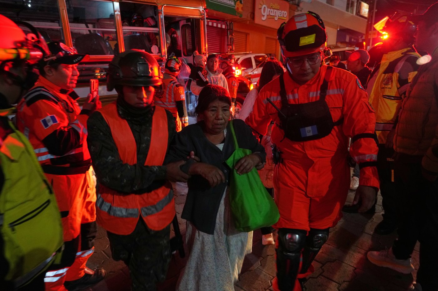 Guatemala evacuates communities after Fuego volcano erupts, in photos | iNFOnews.ca
