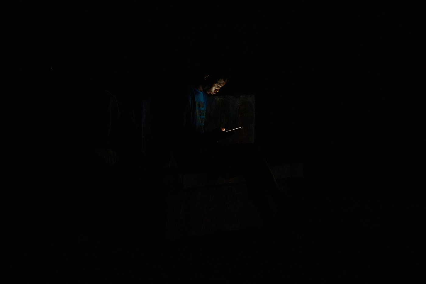 Cubans sleep on seaside boardwalk to seek relief from crippling blackouts and summer heat | iNFOnews.ca