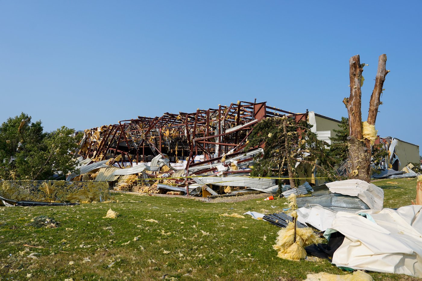 Powerful tornado leaves widespread damage in Wisconsin but time of day may have saved lives | iNwheels