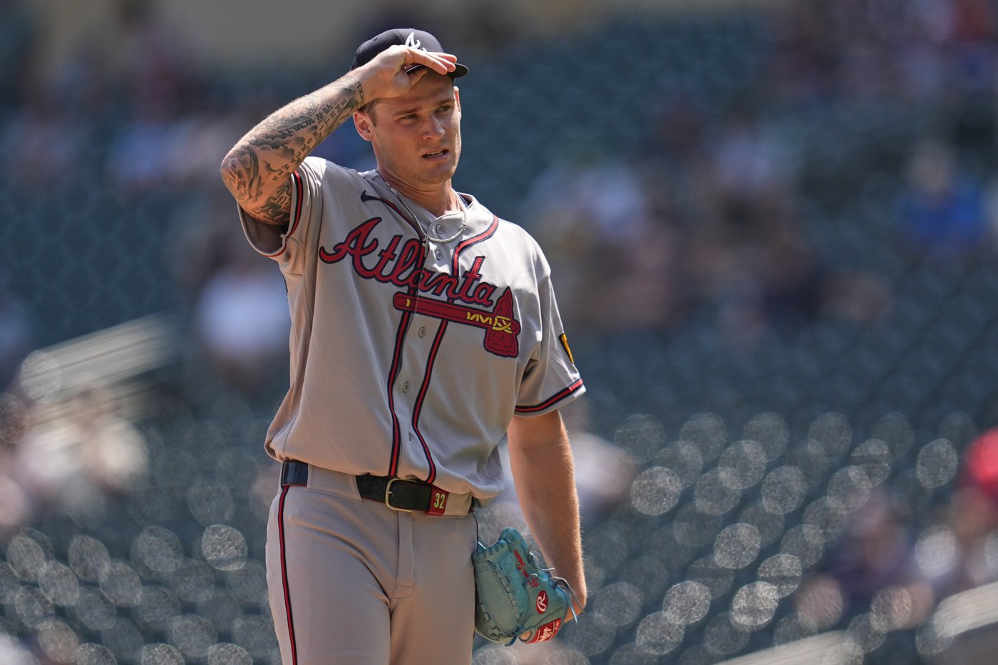 Clemens has 3 RBIs as the Twins beat the Braves 6-4 to sweep their three-game series | iNFOnews.ca Clemens has 3 RBIs as the Twins beat the Braves 6-4 to sweep their three-game series | iNFOnews.ca