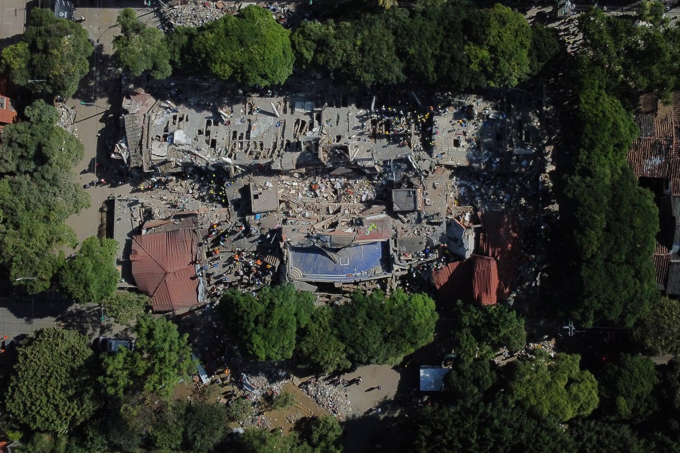 Deadly 7.4 magnitude earthquake hits Colombia, leaving widespread destruction, in photos | iNFOnews.ca