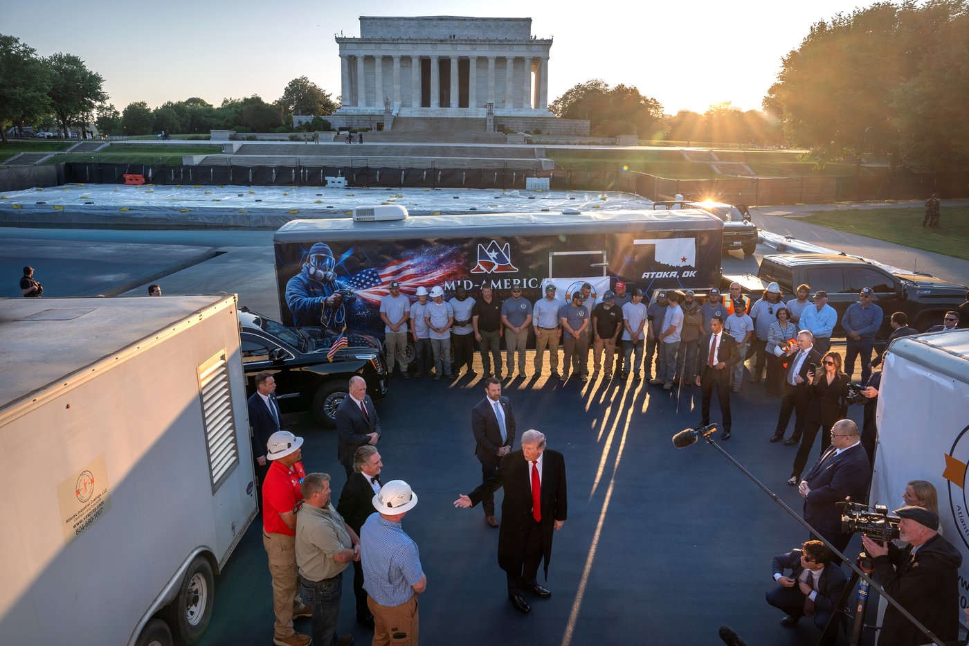 A nonprofit sues to halt Trump’s 'American flag blue' repaint of the Reflecting Pool | iNFOnews.ca