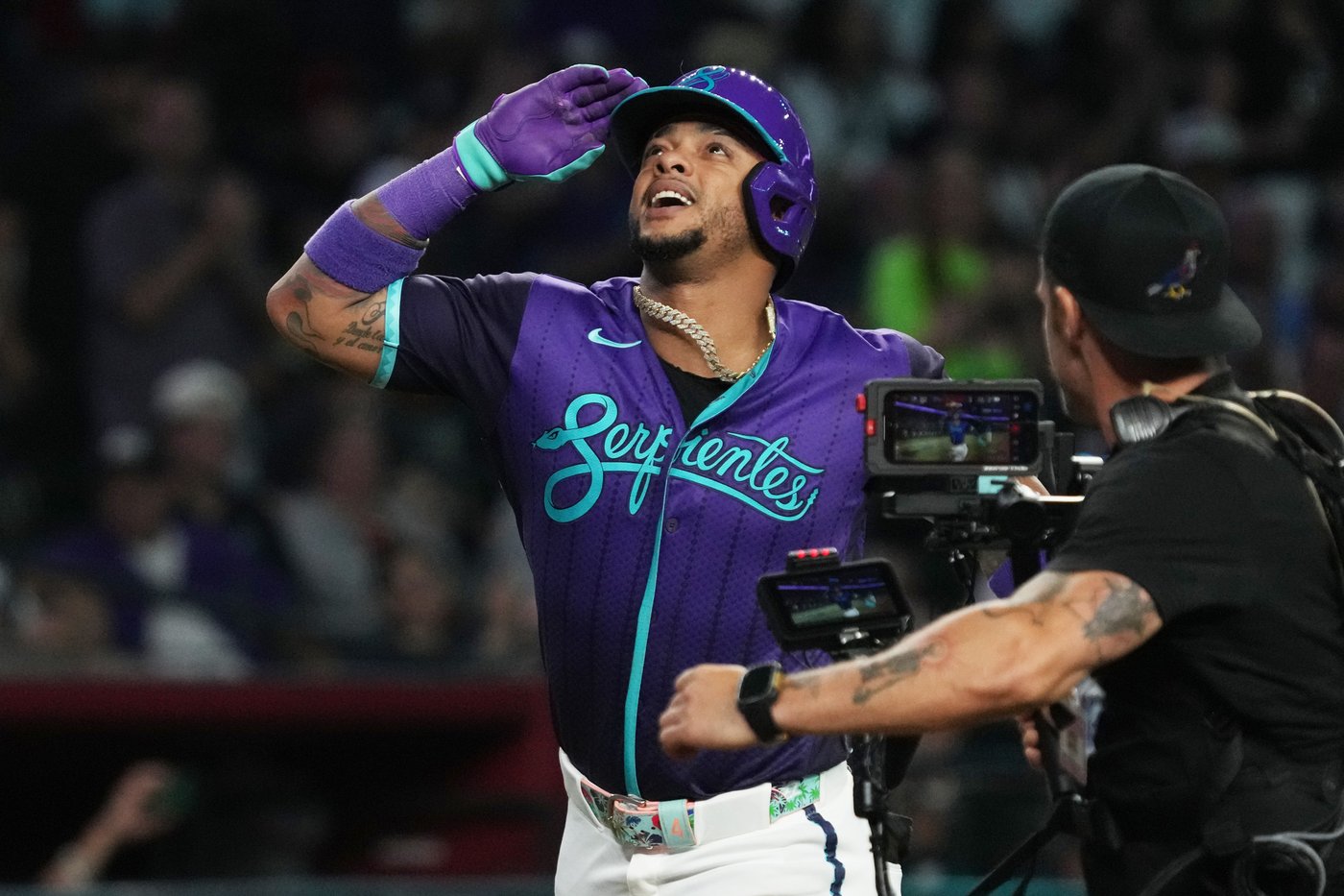 Carroll has a 3-run triple in the 8th to help the Diamondbacks beat the Twins 9-5 | iNFOnews.ca
