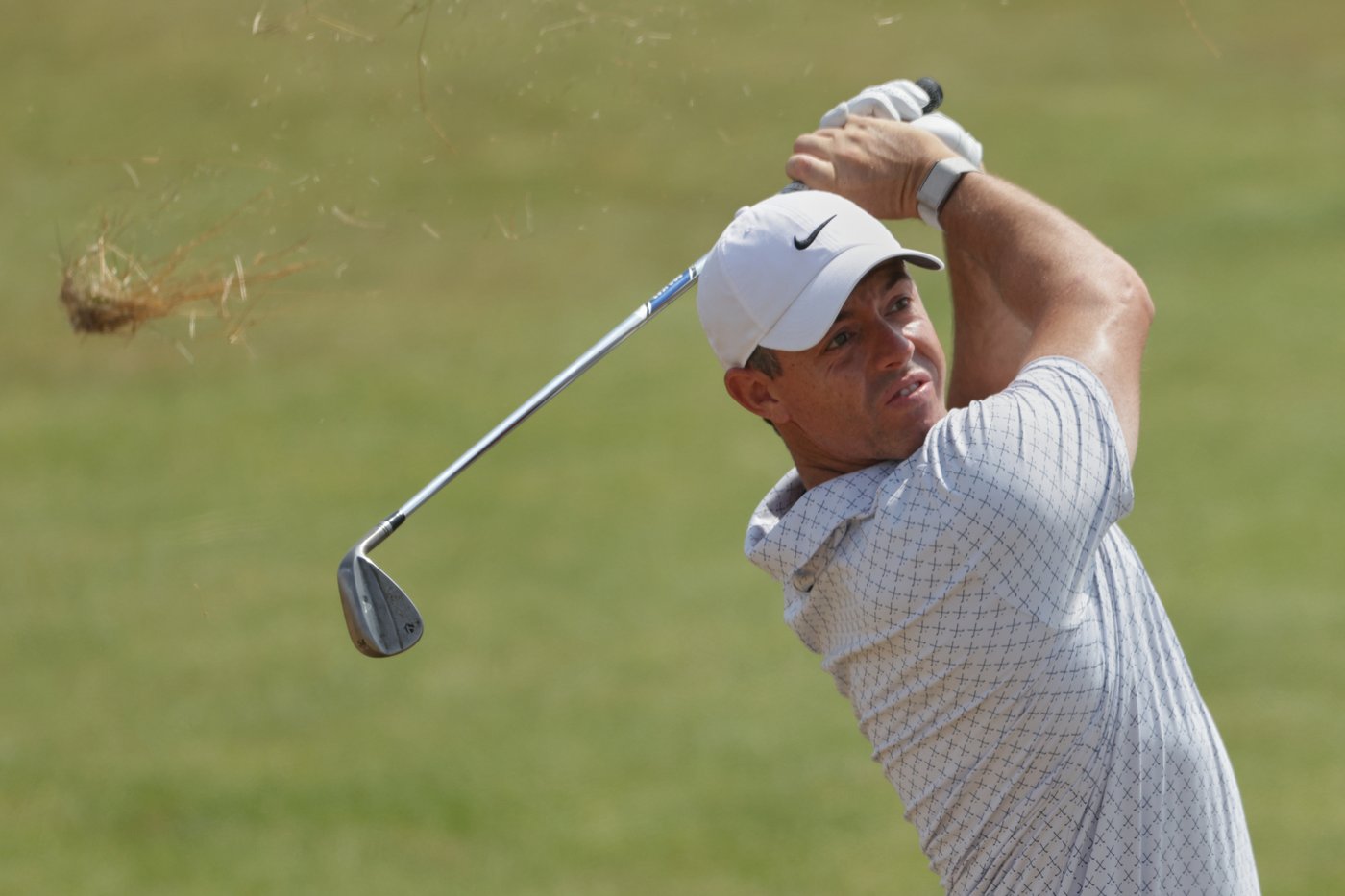 Rory McIlroy makes the cut at British Open but needs a big weekend for a 2nd claret jug | iNFOnews.ca