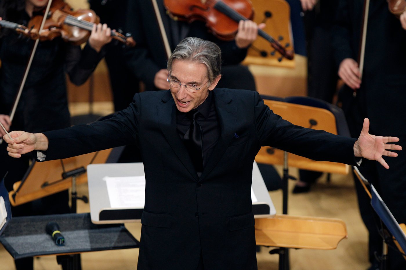 Michael Tilson Thomas, renowned conductor and composer, dies at 81 | iNFOnews.ca