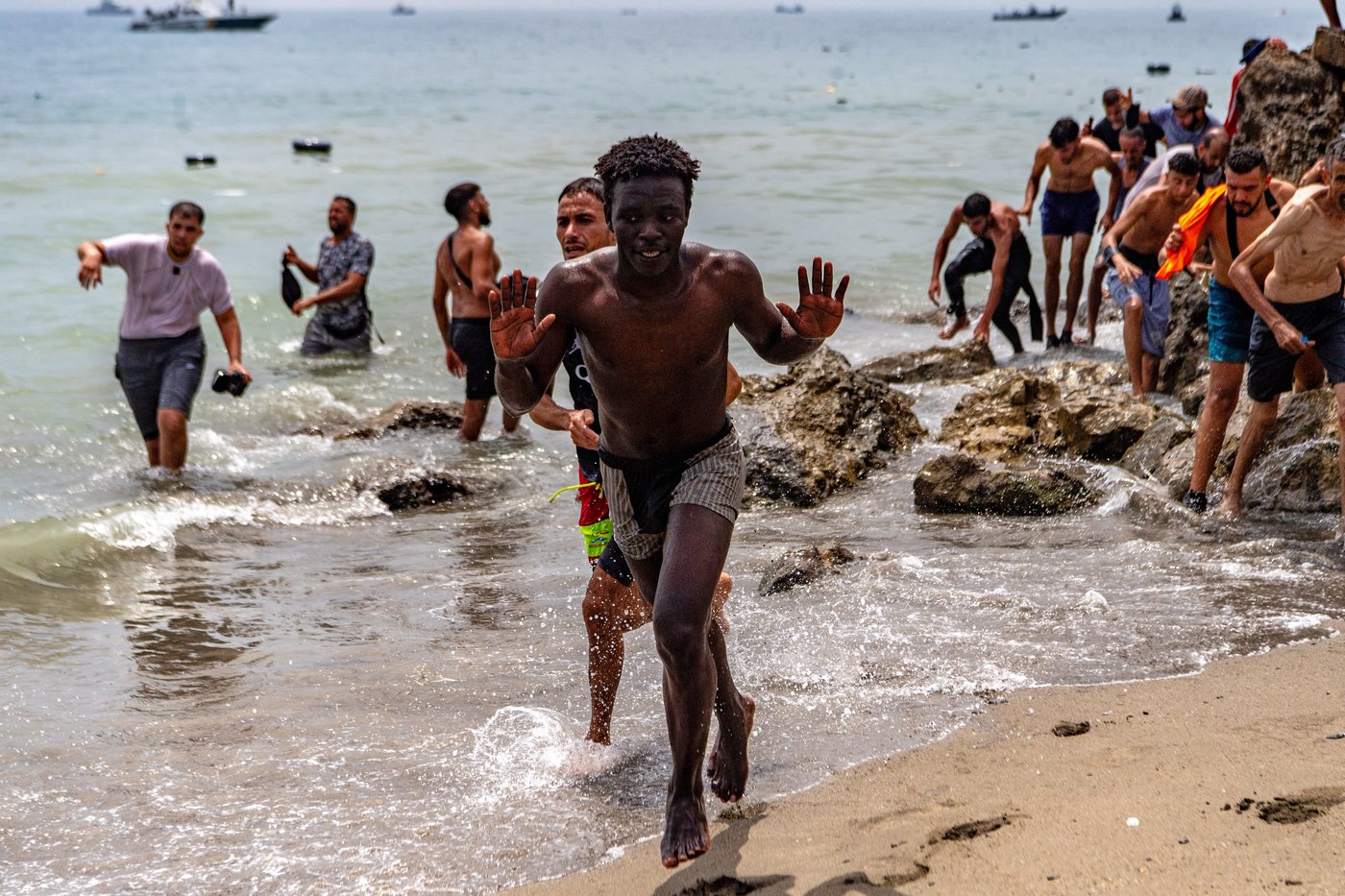 ‘Absolute chaos’ as thousands of people breach Morocco’s border with Spain's Ceuta | iNFOnews.ca ‘Absolute chaos’ as thousands of people breach Morocco’s border with Spain's Ceuta | iNFOnews.ca