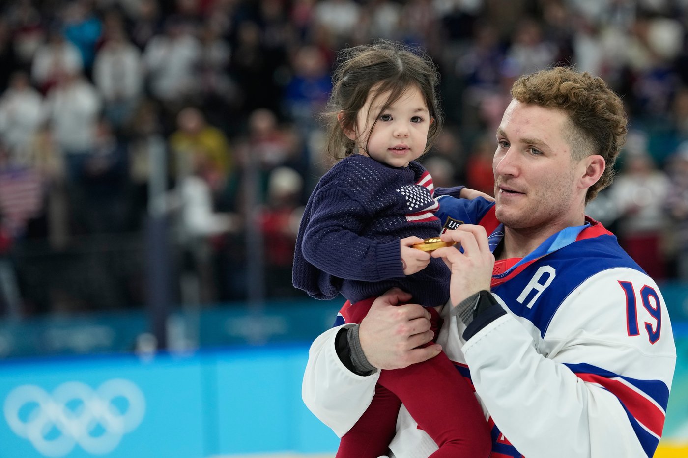 Matthew Tkachuk and Auston Matthews celebrate US hockey gold with ceremonial puck drop | iNFOnews.ca