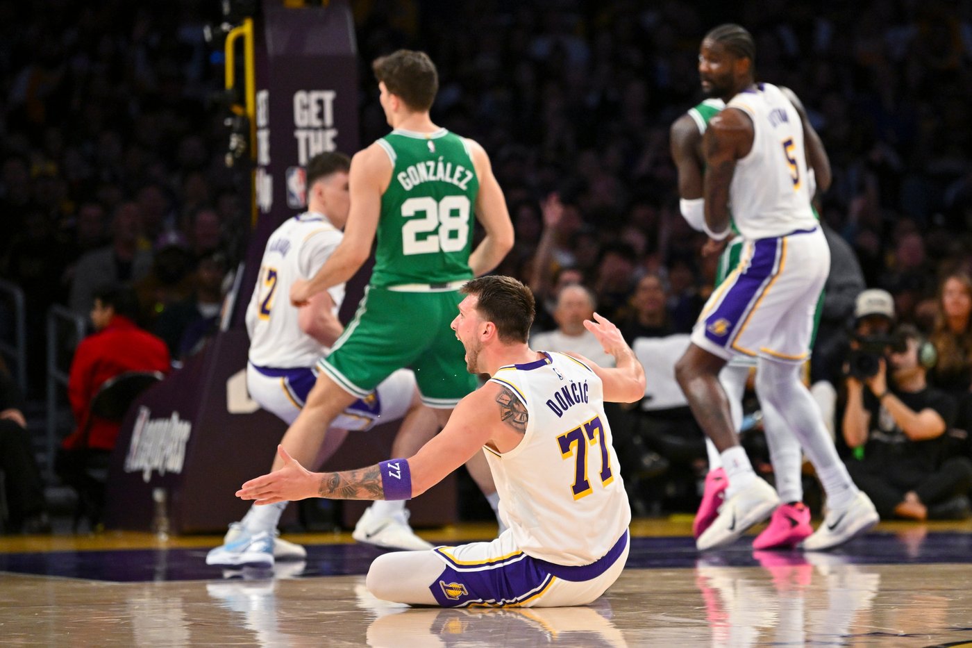 Jaylen Brown, Payton Pritchard lead Celtics past Lakers 111-89 for a season sweep of this rivalry | iNFOnews.ca