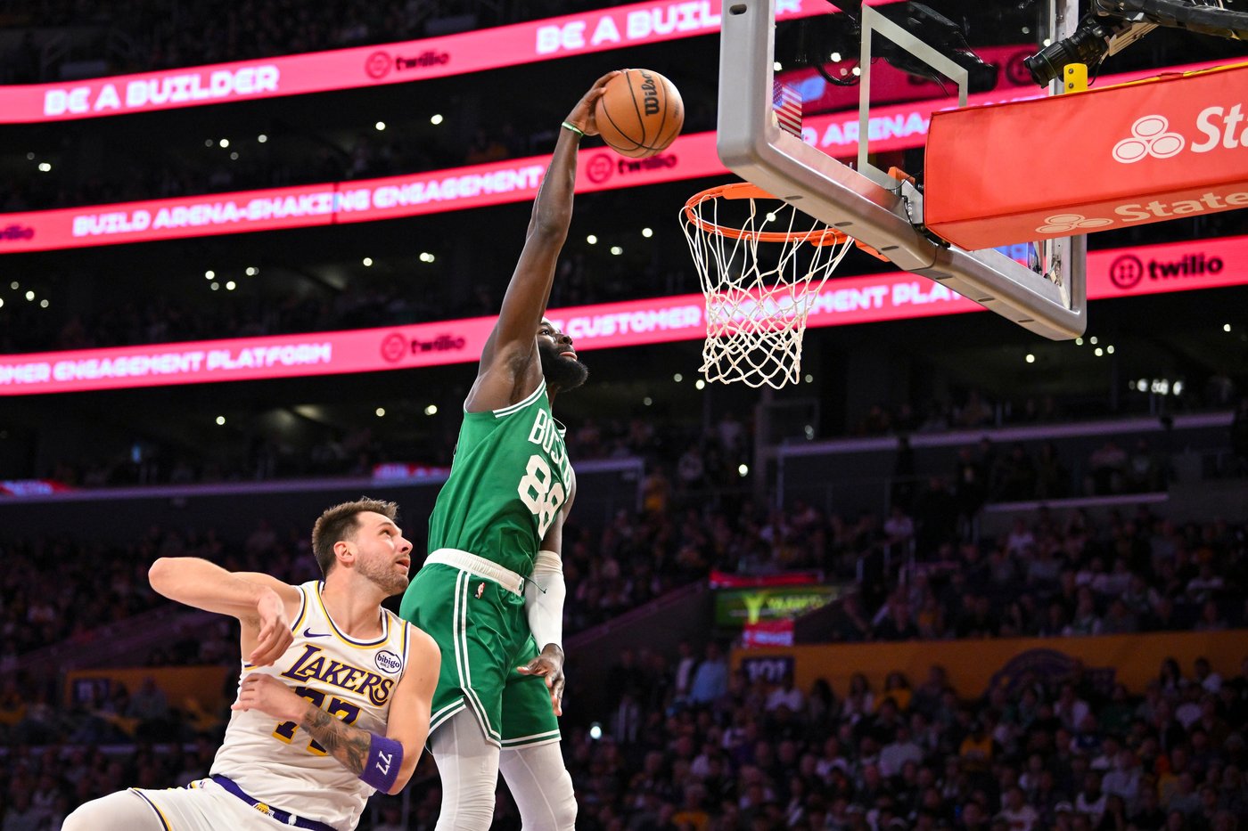 Jaylen Brown, Payton Pritchard lead Celtics past Lakers 111-89 for a season sweep of this rivalry | iNFOnews.ca