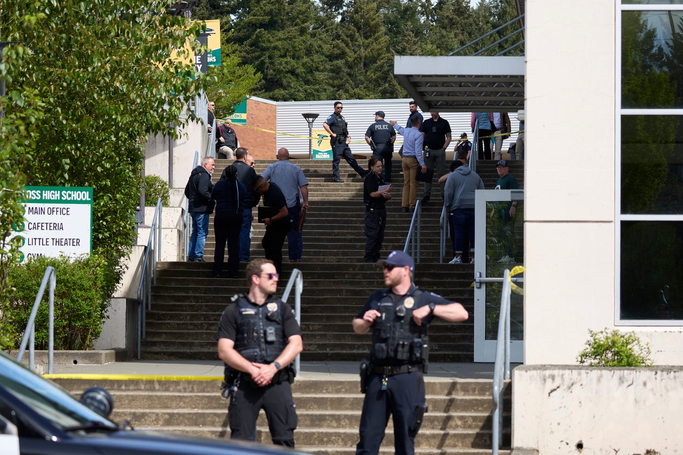 Stabbing at Washington state high school wounds 6, including suspect, police say | iNFOnews.ca