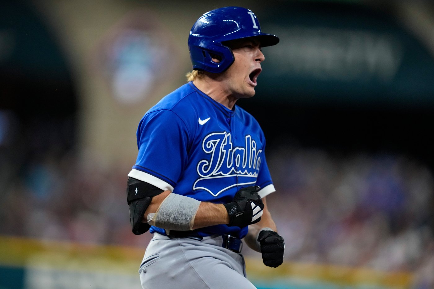 White Sox catcher Kyle Teel expected to miss 4-to-6 weeks with right hamstring strain | iNFOnews.ca