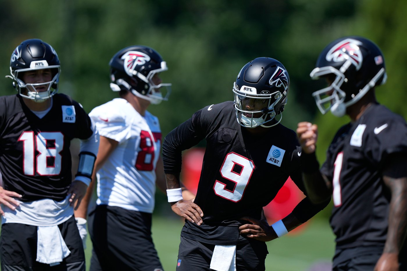 Michael Penix Jr. joins Falcons drills as he continues his comeback from 2025 knee injury | iNFOnews.ca