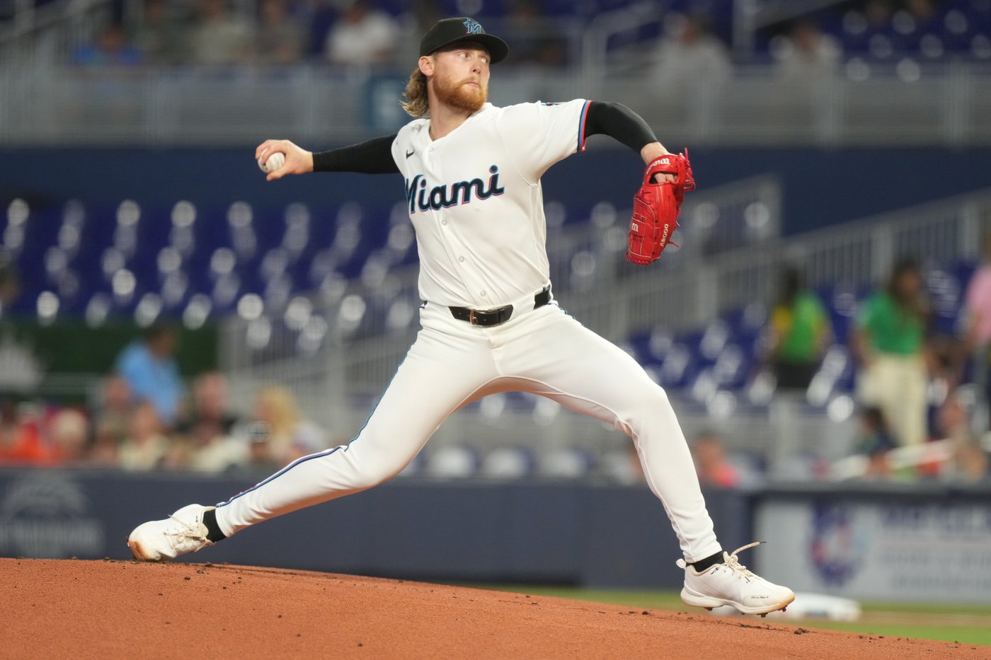 Marlins beat the Orioles 4-3 on a 9th-inning throwing error to avoid series sweep | iNFOnews.ca
