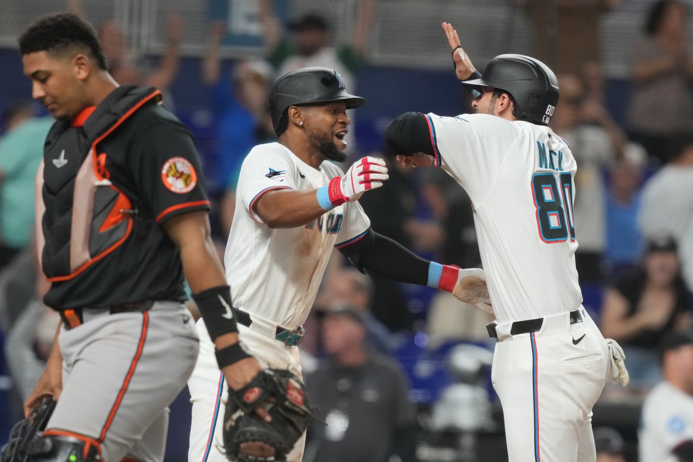 Marlins beat the Orioles 4-3 on a 9th-inning throwing error to avoid series sweep | iNFOnews.ca