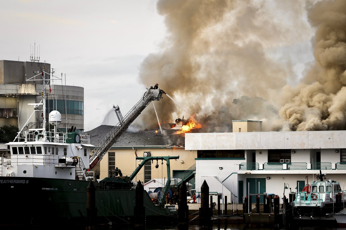 Fire destroys a lab building on a University of South Florida campus | iNFOnews.ca