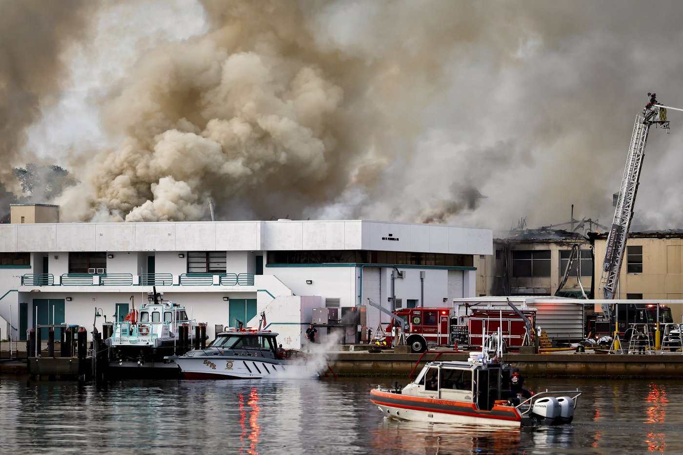 Fire destroys a lab building on a University of South Florida campus | iNFOnews.ca