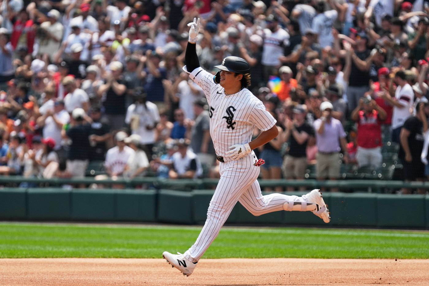 Murakami hits 2 HRs, drives in 6 runs to lead AL Central-leading White Sox past Astros 12-3 | iNFOnews.ca Murakami hits 2 HRs, drives in 6 runs to lead AL Central-leading White Sox past Astros 12-3 | iNFOnews.ca