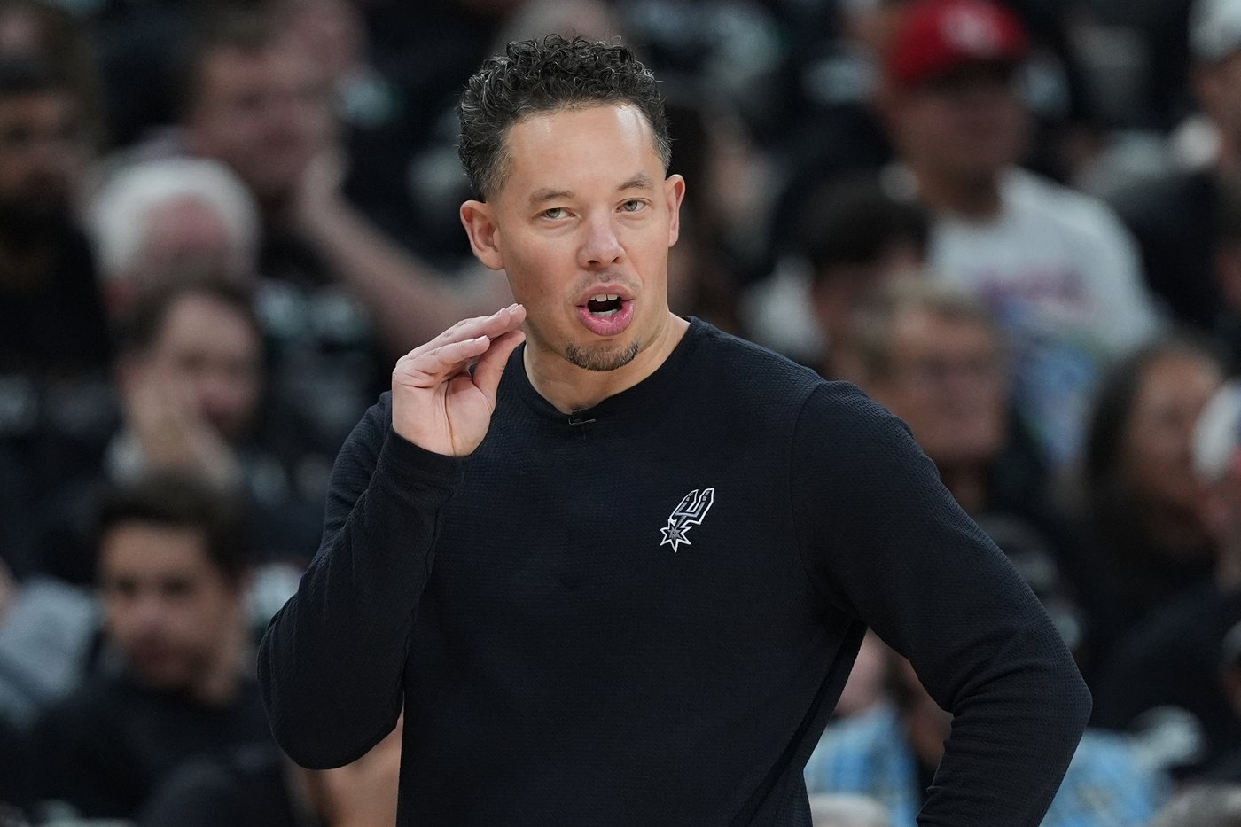 Edwards guides the Timberwolves past the Spurs 114-109 to tie the series after Wembanyama's ejection | iNFOnews.ca