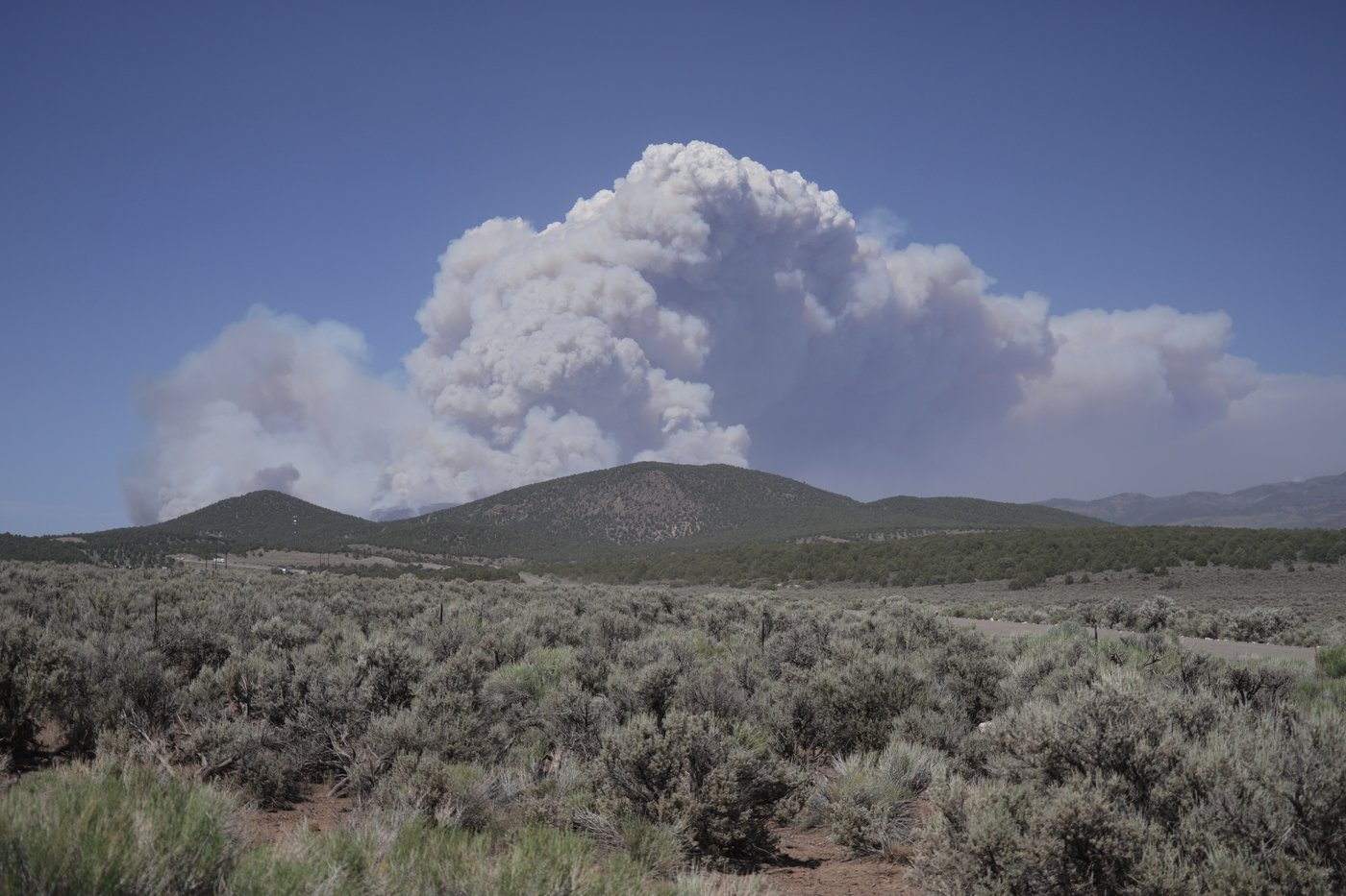 Utah declares a state of emergency and restricts fireworks as US largest wildfire grows | iNFOnews.ca