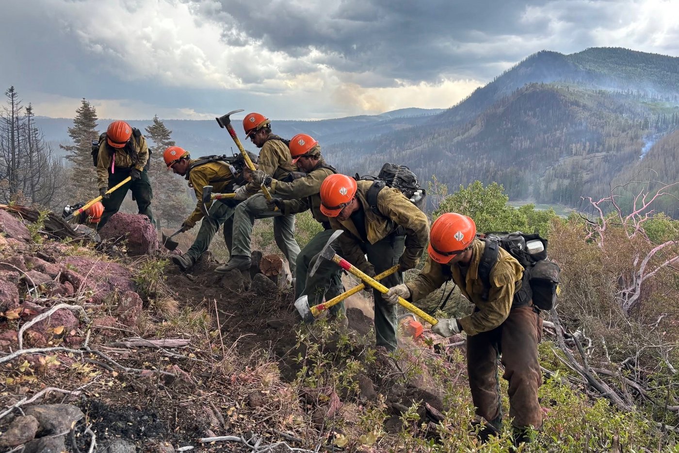 Utah declares a state of emergency and restricts fireworks as US largest wildfire grows | iNFOnews.ca