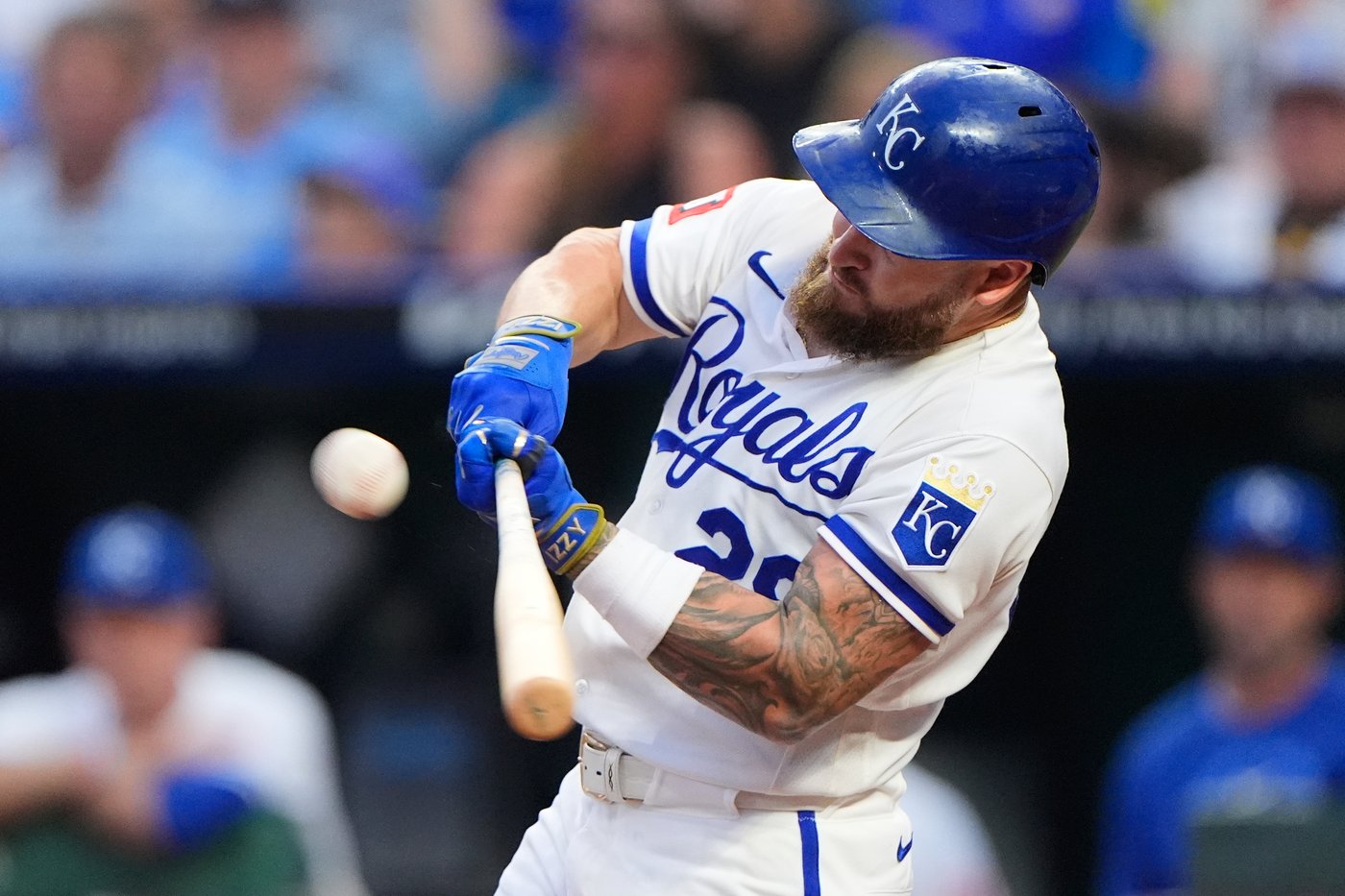 Massey leads off 7th with go-ahead HR, Cameron has 9 Ks as Royals beat Twins 2-1 | iNFOnews.ca Massey leads off 7th with go-ahead HR, Cameron has 9 Ks as Royals beat Twins 2-1 | iNFOnews.ca