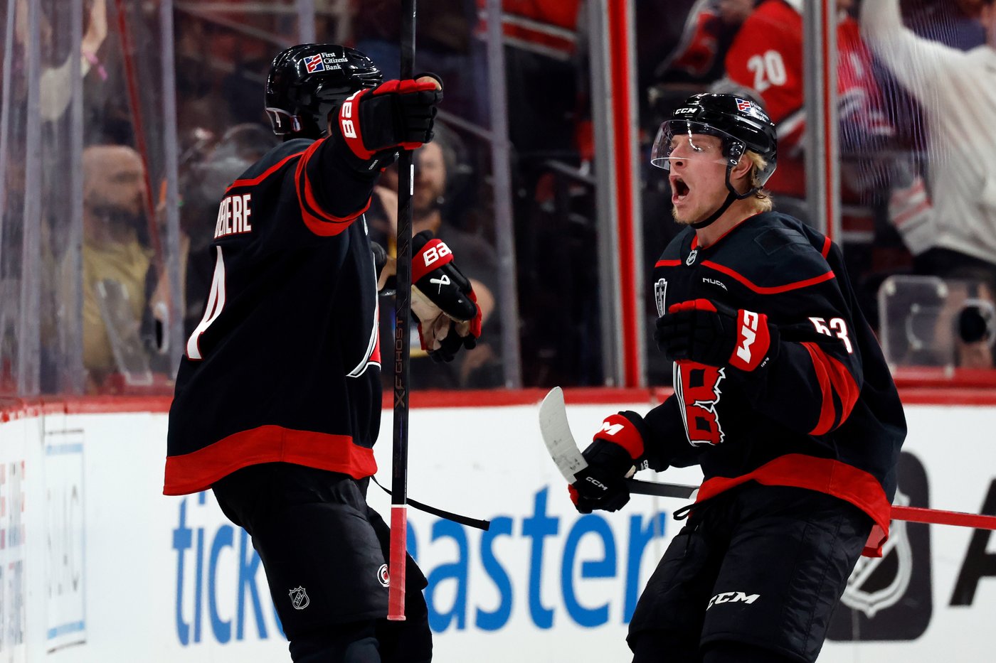 Tomas Hertl's late goal lifts Golden Knights past Hurricanes 5-4 to open Stanley Cup Final | iNFOnews.ca