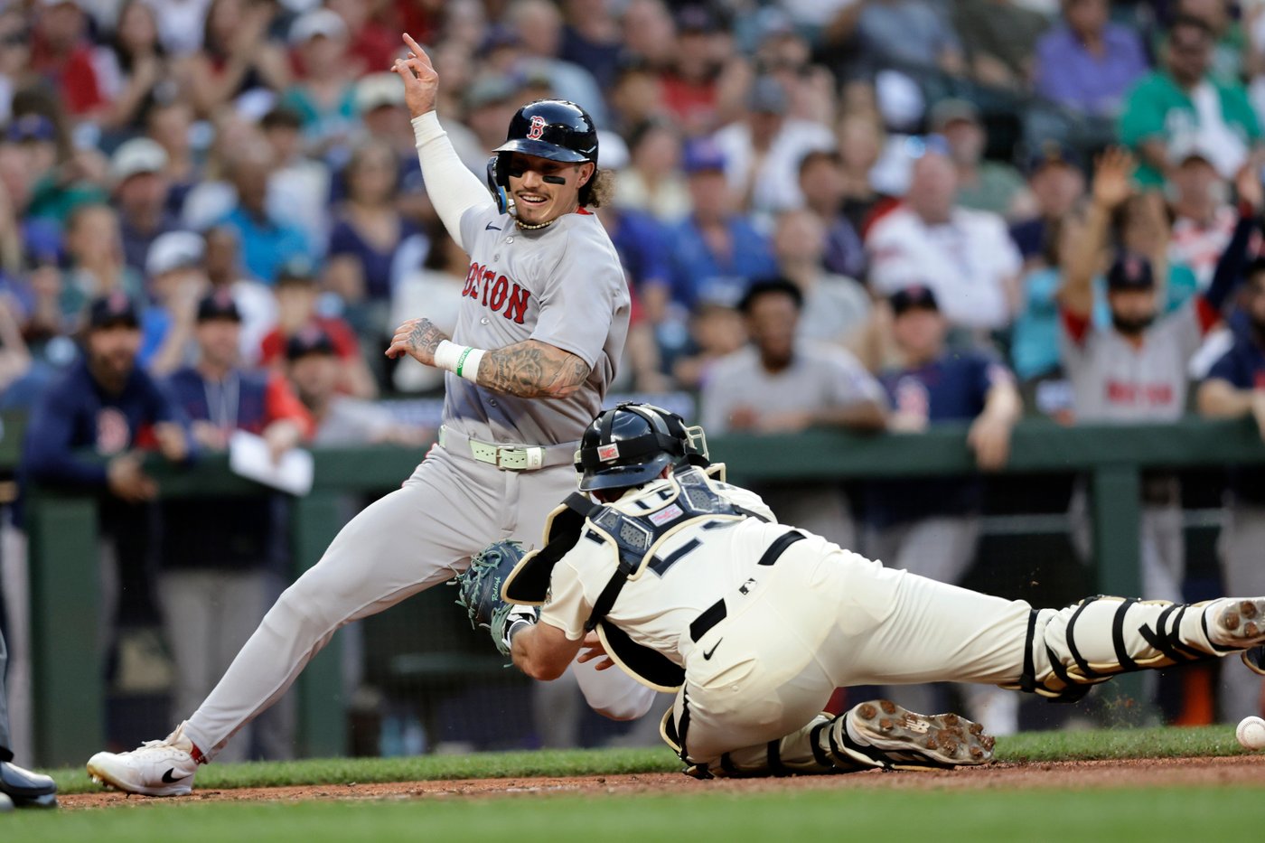 Ranger Suarez takes no-hitter into 7th inning as Red Sox top Mariners 6-2 | iNFOnews.ca