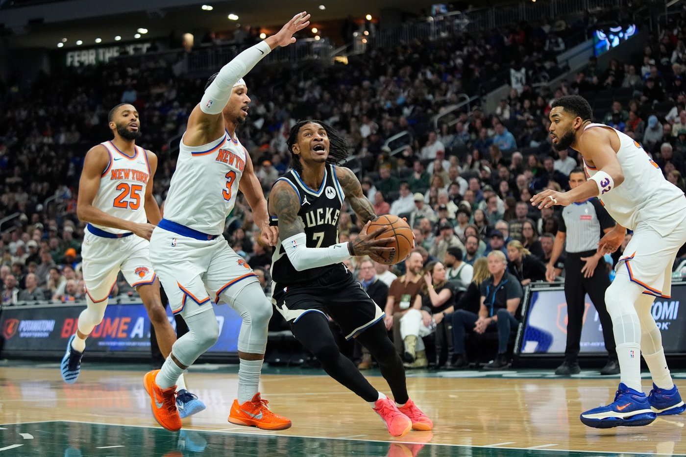 Brunson scores 27 points, Anunoby 24 as the Knicks cruise past the Bucks 127-98 | iNFOnews.ca Brunson scores 27 points, Anunoby 24 as the Knicks cruise past the Bucks 127-98 | iNFOnews.ca
