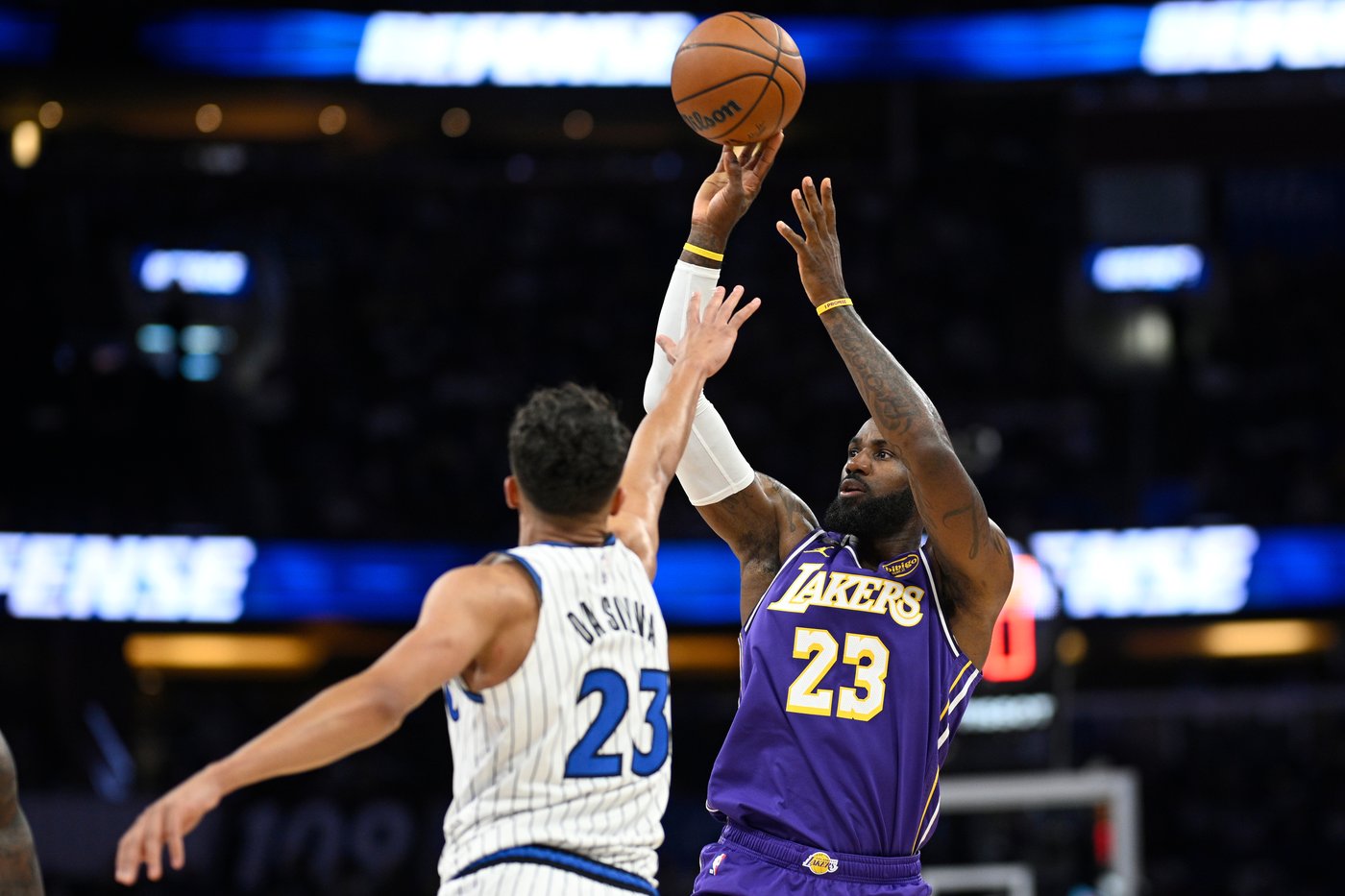 LeBron James breaks NBA mark for games played, Luke Kennard makes winning 3 in Lakers' win vs. Magic | iNFOnews.ca LeBron James breaks NBA mark for games played, Luke Kennard makes winning 3 in Lakers' win vs. Magic | iNFOnews.ca