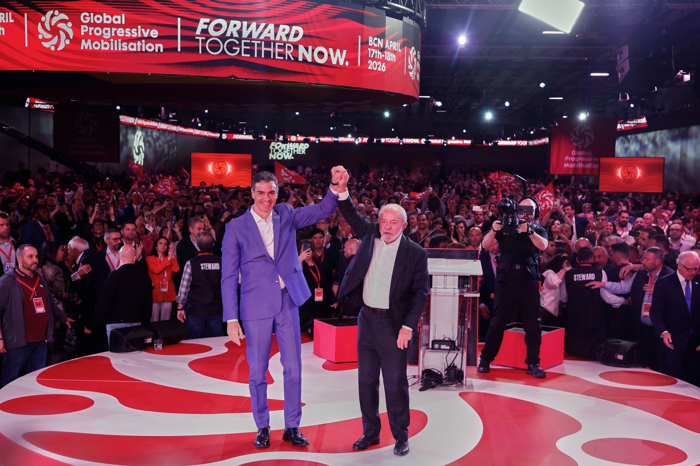 While Trump lashes out at Spain, US Democrats join a progressive rally in Barcelona | iNFOnews.ca