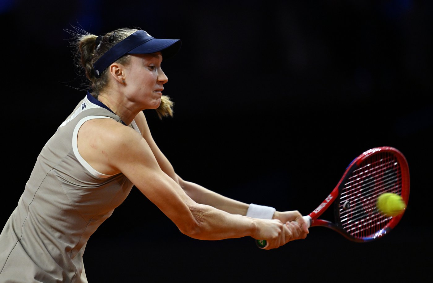 Fernandez falls in three-set thriller to top seed Rybakina in Stuttgart quarterfinal | iNFOnews.ca