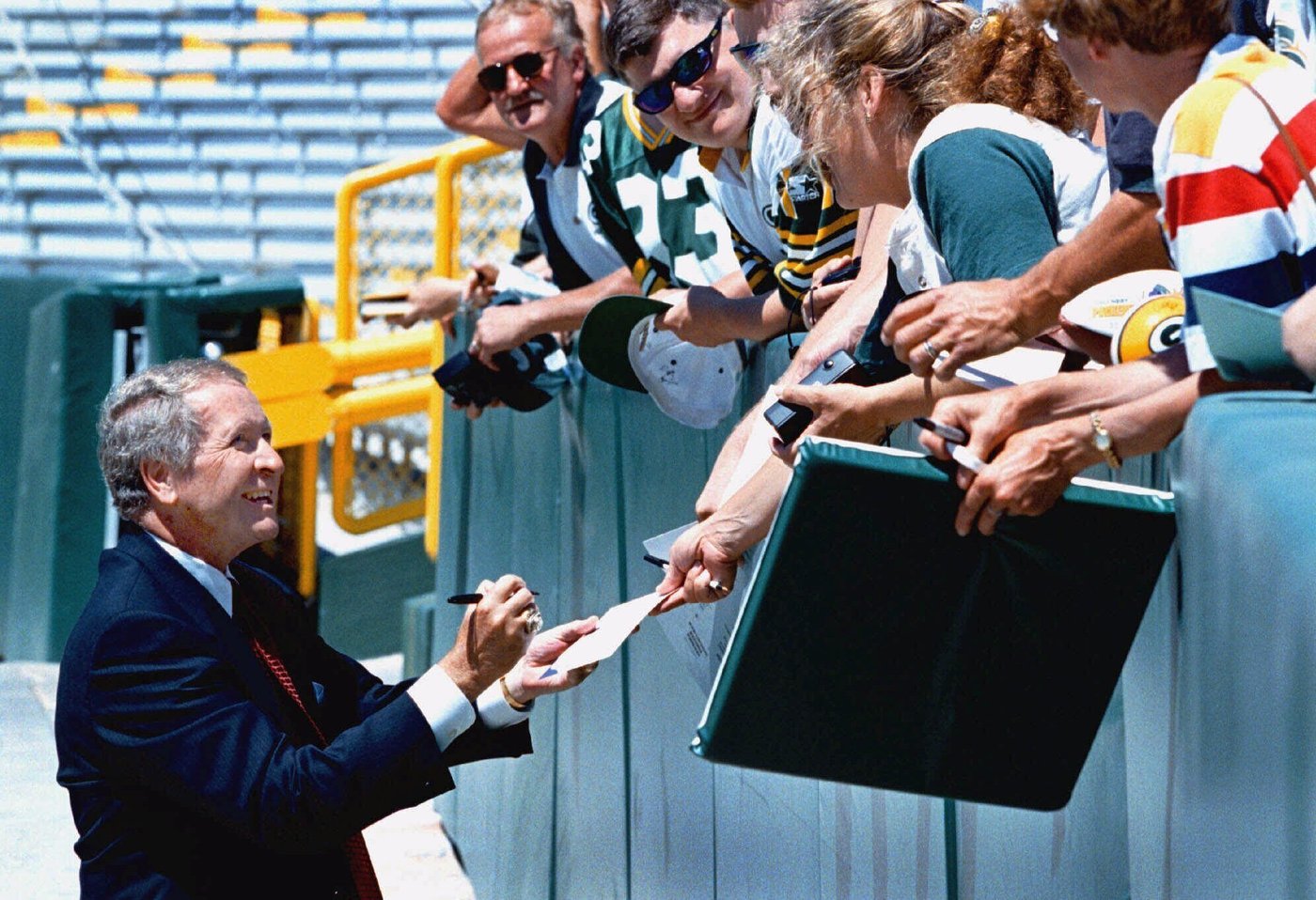 Bob Harlan, Packers' president/CEO from 1989-2008, dies at 89 | iNFOnews.ca