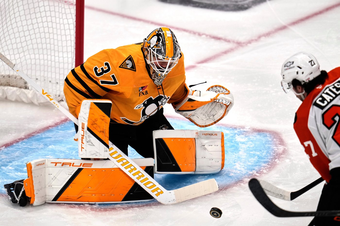 Penguins fend off elimination again with 3-2 win over Flyers in Game 5 | iNFOnews.ca
