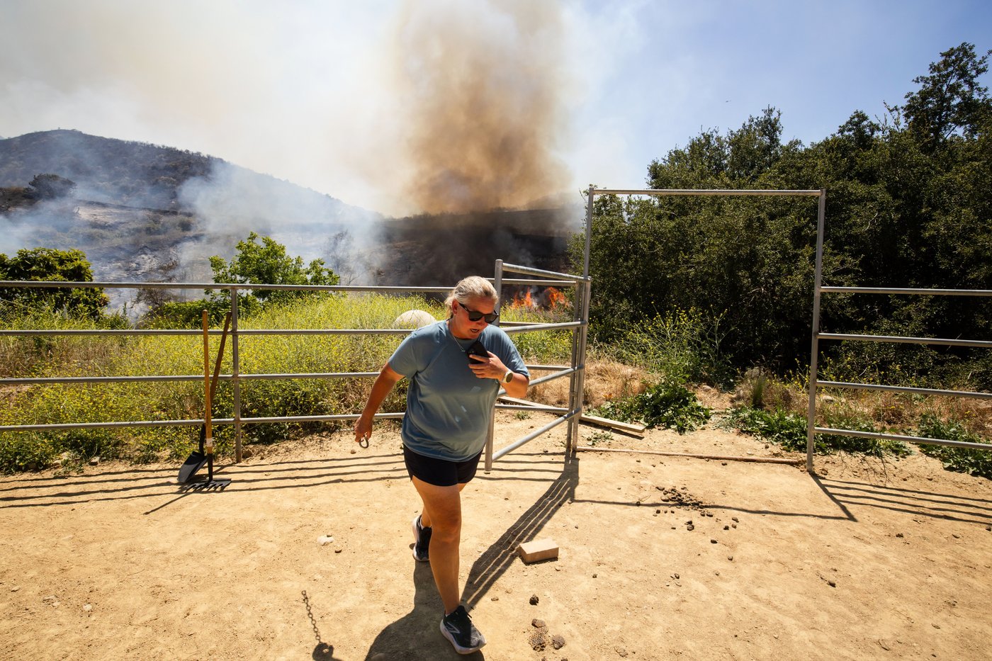 Photos show firefighters battling Southern California blaze | iNwheels