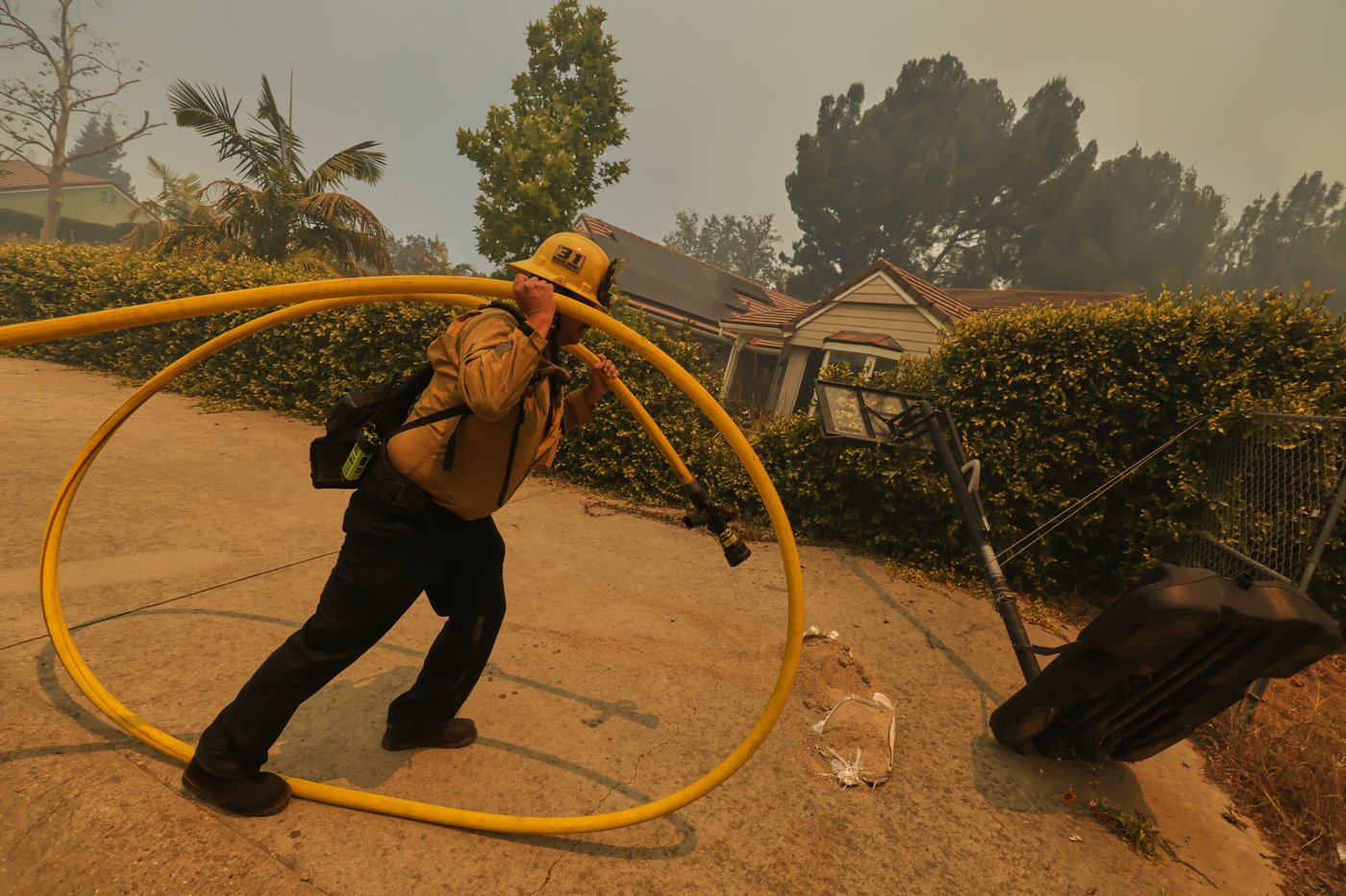 Photos show firefighters battling Southern California blaze | iNwheels