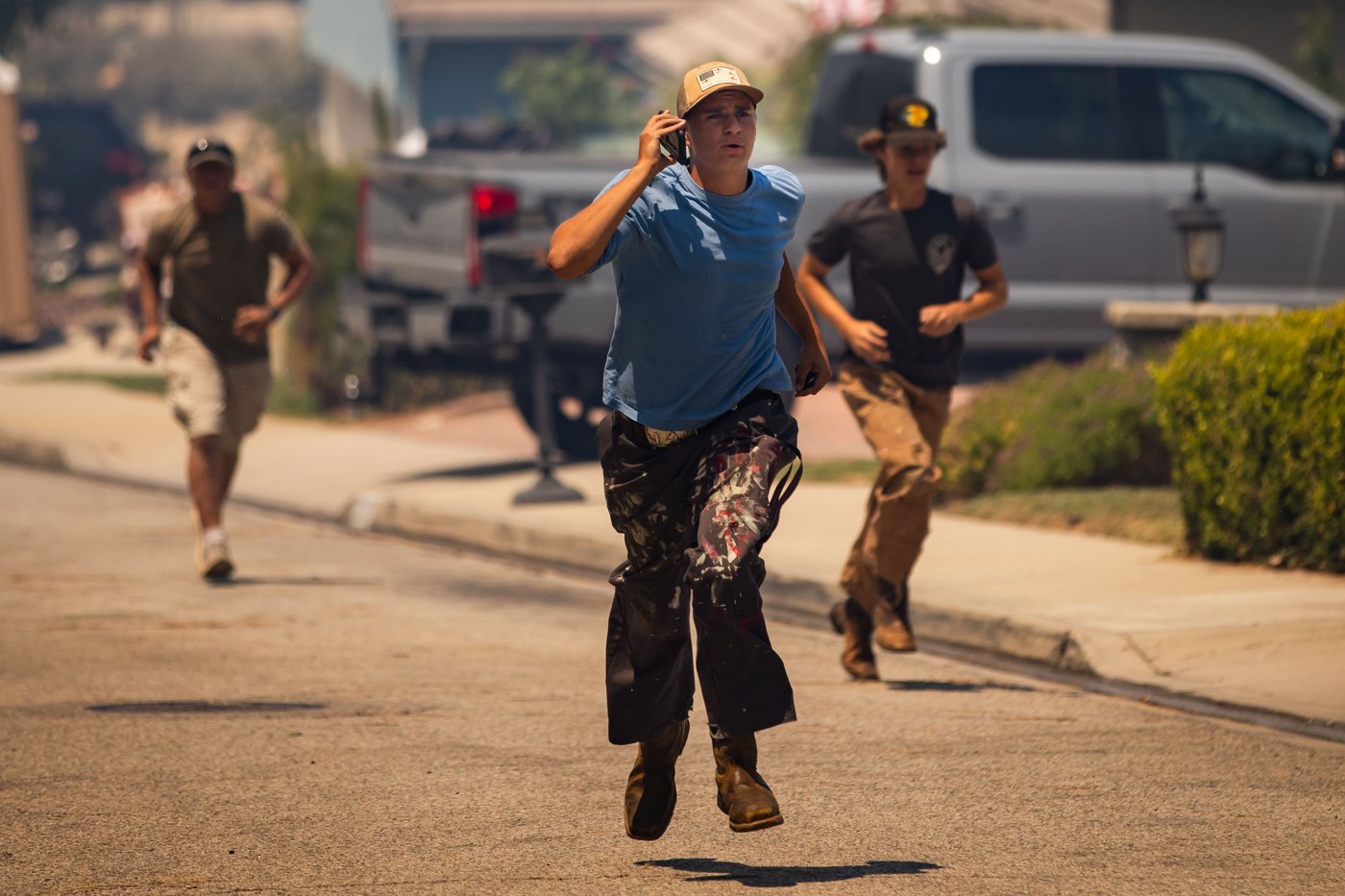 Photos show firefighters battling Southern California blaze | iNwheels