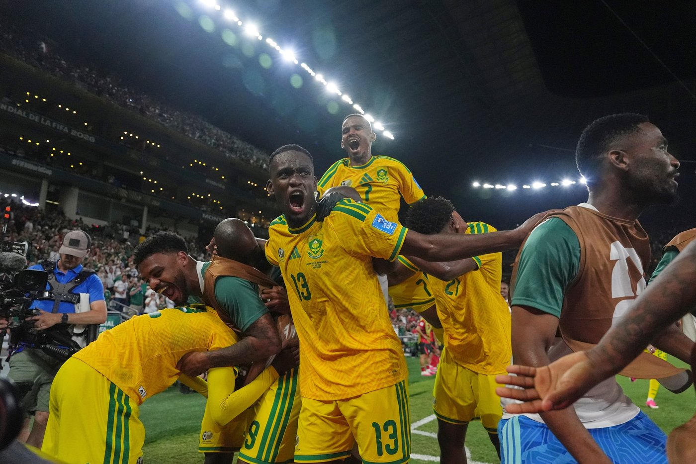 South Africa reaches World Cup knockout round with 1-0 win over South Korea | iNFOnews.ca South Africa reaches World Cup knockout round with 1-0 win over South Korea | iNFOnews.ca