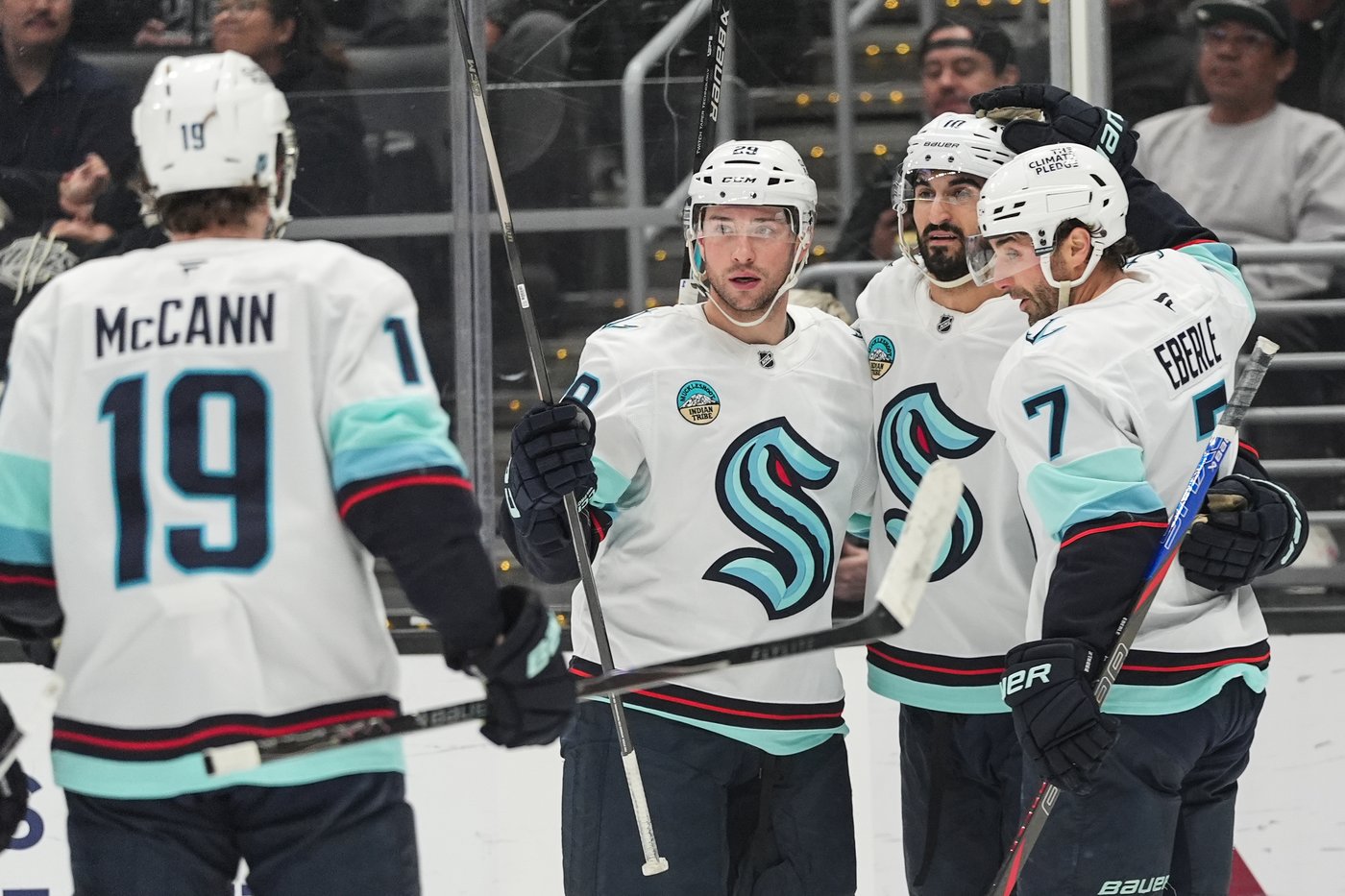 Shane Wright's 2 goals lead Kraken to 4-2 victory over Kings | iNFOnews.ca