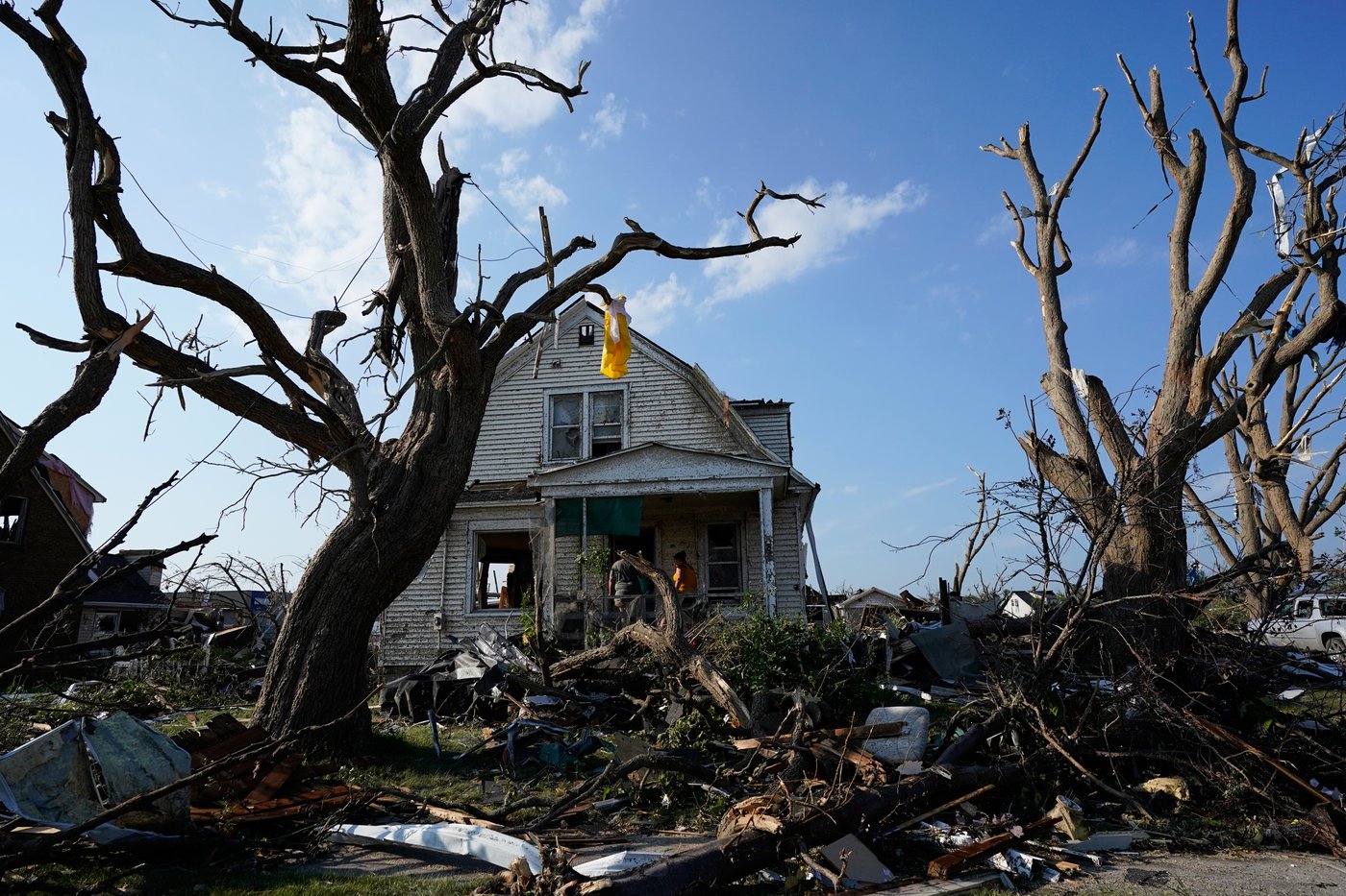 Wisconsin tornado causes extensive damage and cuts power to thousands of homes | iNFOnews.ca