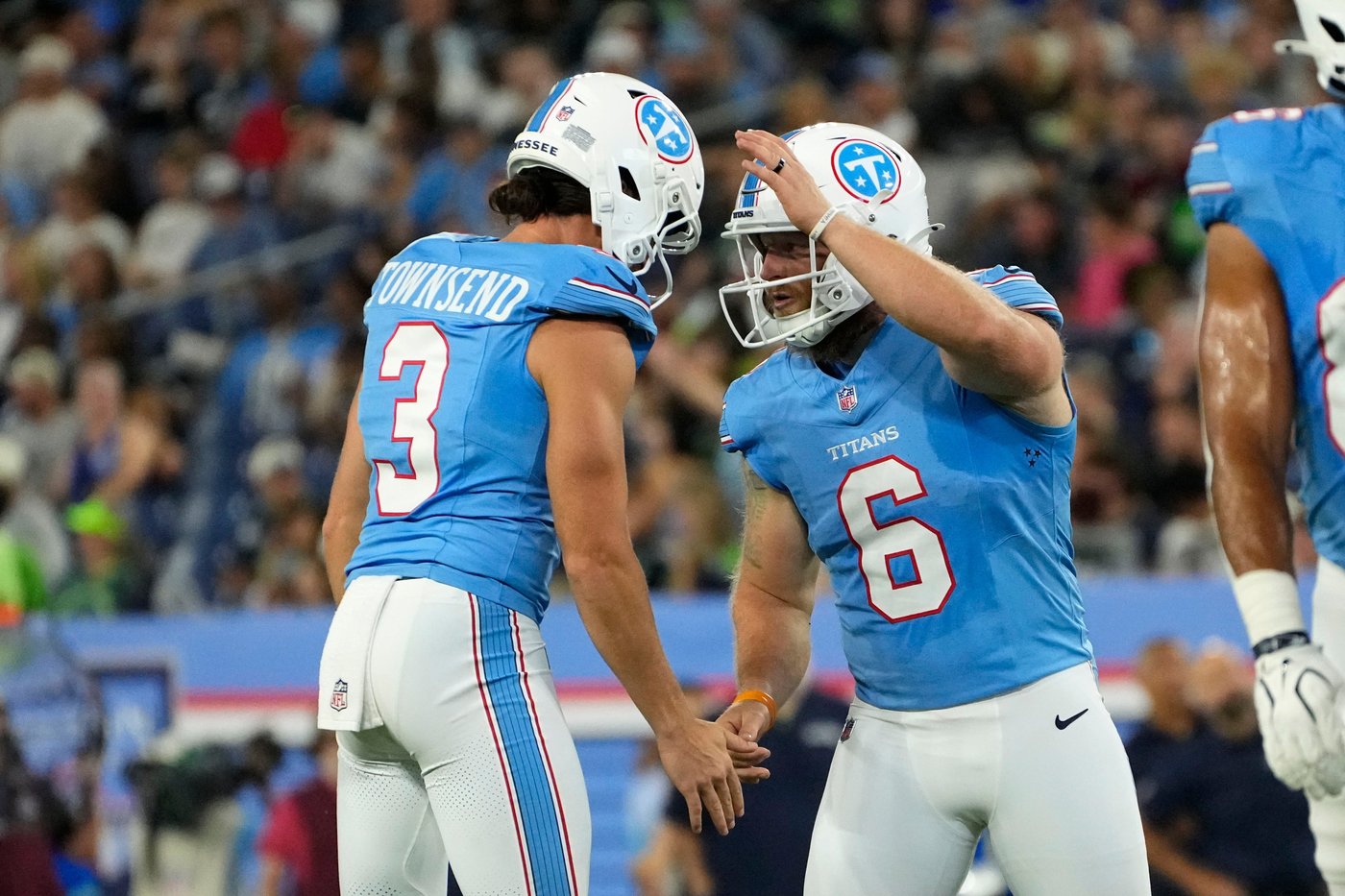Titans overcome 13-point deficit to beat starter-less Seahawks, 19-16 | iNFOnews.ca